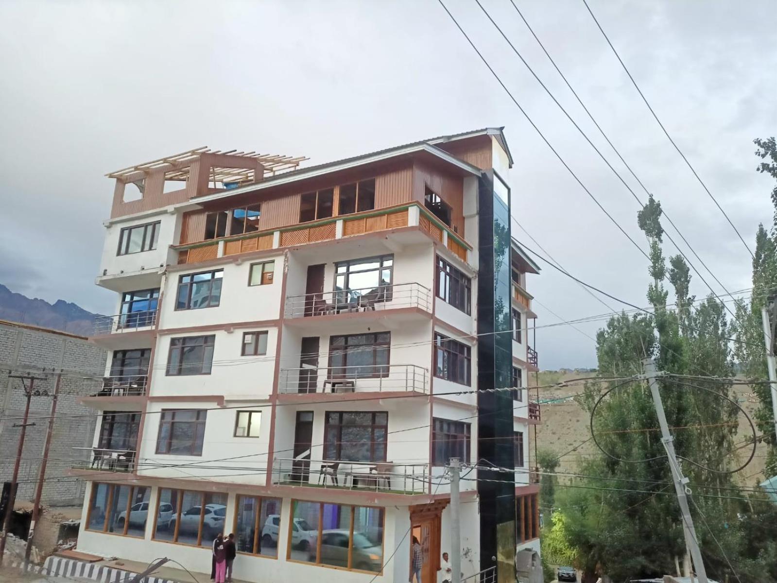 Hotel D Indian Kargil Zewnętrze zdjęcie