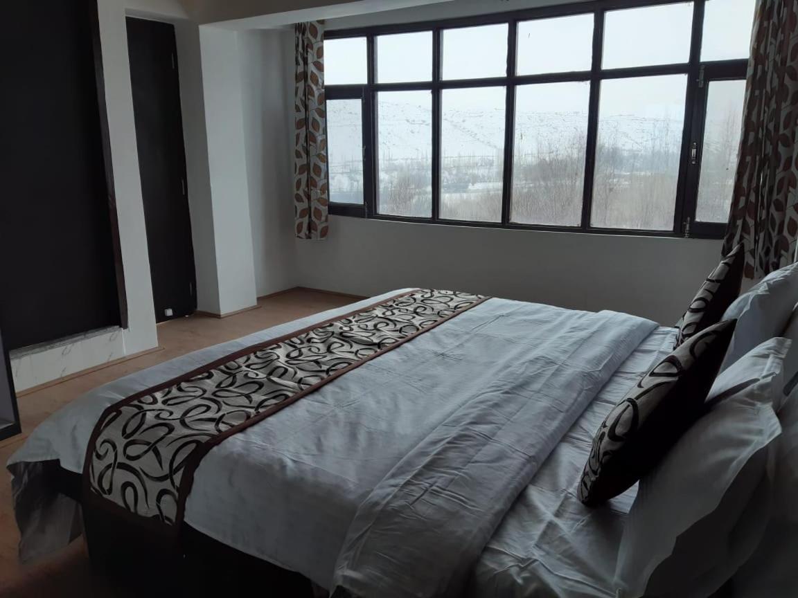 Hotel D Indian Kargil Zewnętrze zdjęcie